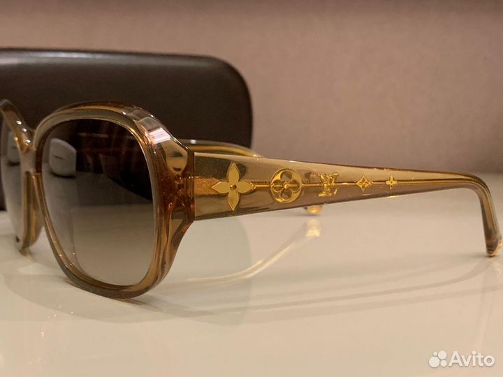 Солнцезащитные очки Louis vuitton
