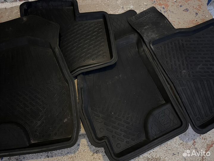 Автомобильные коврики резиновые