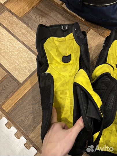 Щитки хоккейные Bauer