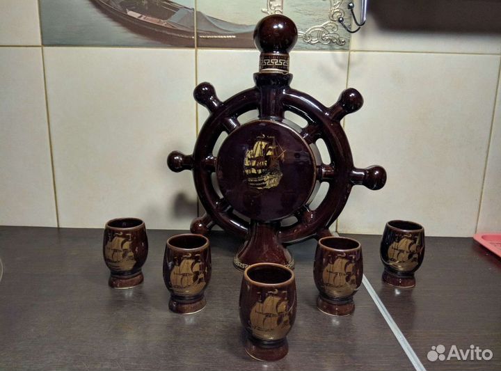 Кувшин и стопки