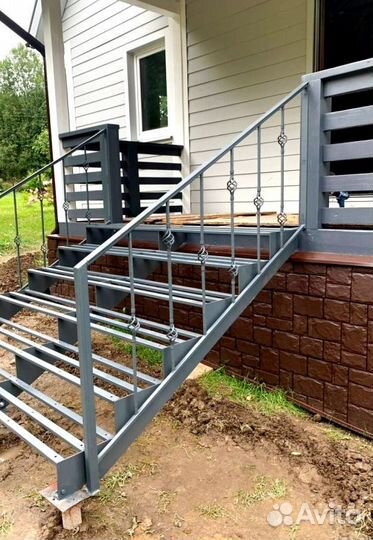 Изготовление лестниц под ключ