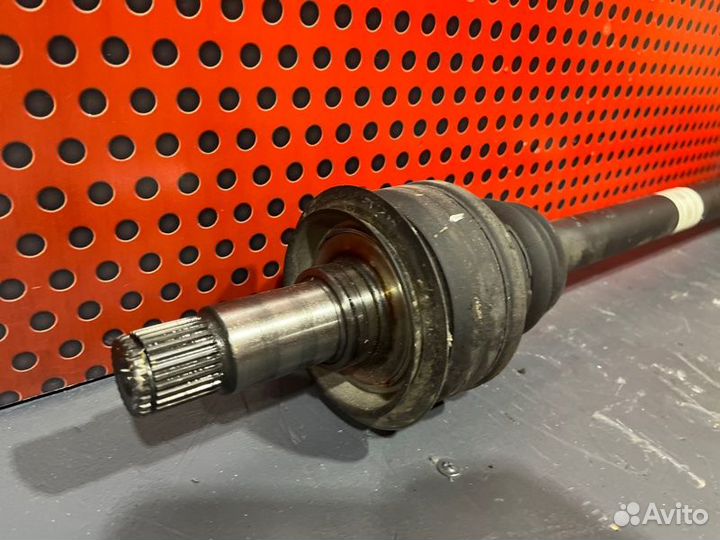 Полуось задняя (приводной вал, шрус) Mercedes-Benz