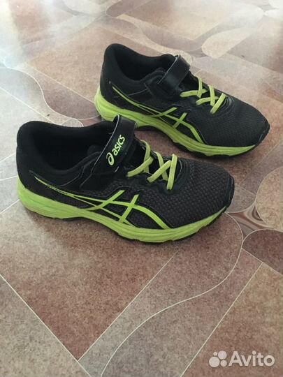 Кроссовки детские asics
