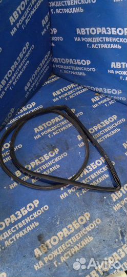 Уплотнительная резинка кузова Subaru Forester S12