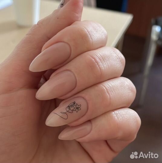 Маникюр с покрытием гель-лак