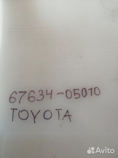 Облицовка двери задняя левая Toyota Avensis