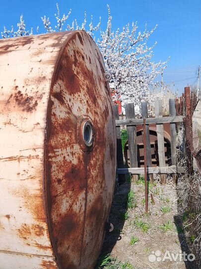 Продаю алюминиевую цистерну термос