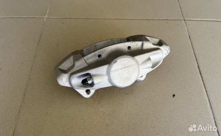 Суппорт Infiniti задний 44011-JL02A