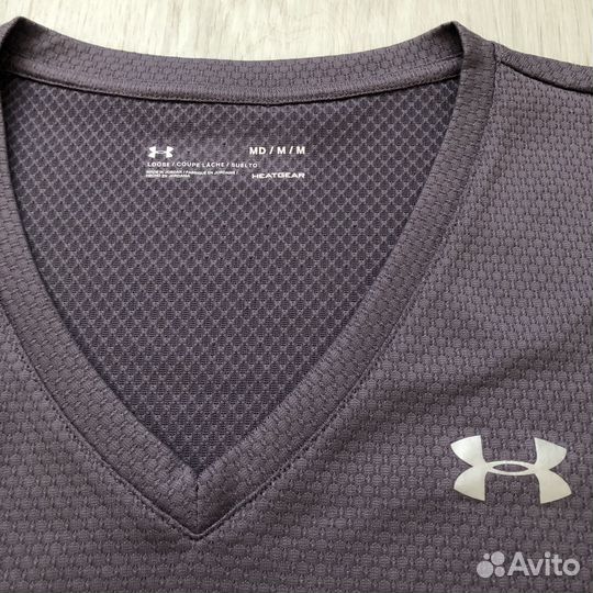 Under Armour Loose Heatgear V-Neck Texture Tee M