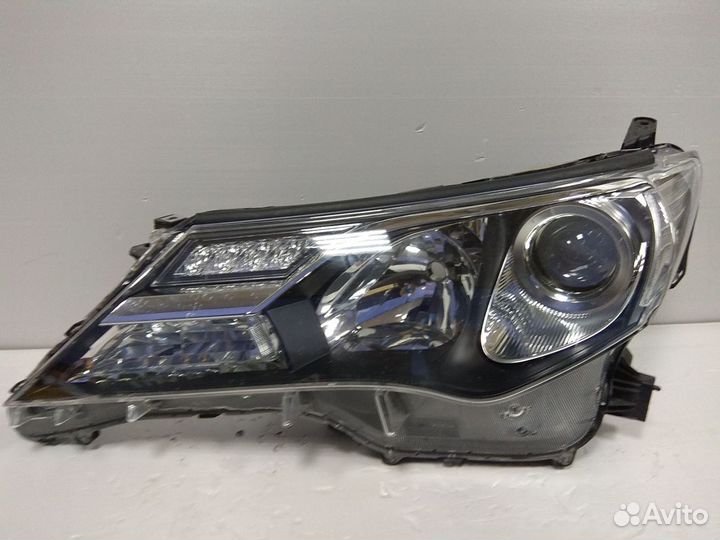 Блок фара левая Toyota Rav 4 8117042542