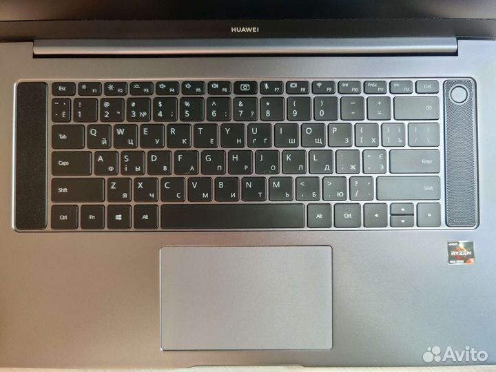 Huawei MateBook D16