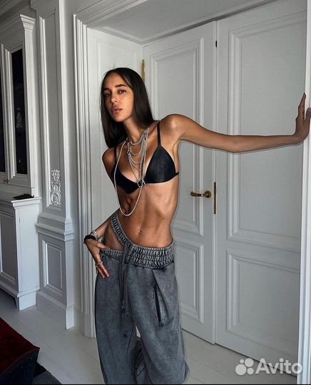 Брюки с защипами Level44. Оригинал