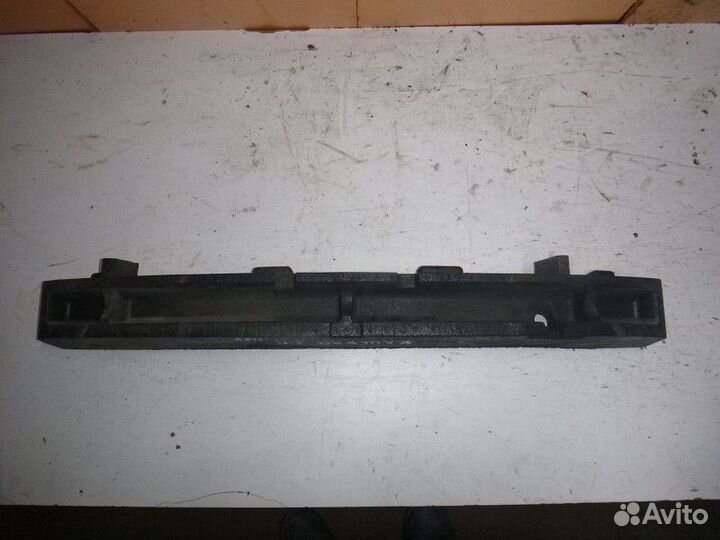 Усилитель переднего бампера (наполнитель) nissan q