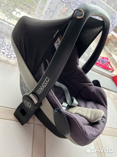 Автолюлька maxi cosi pebble с адаптерами
