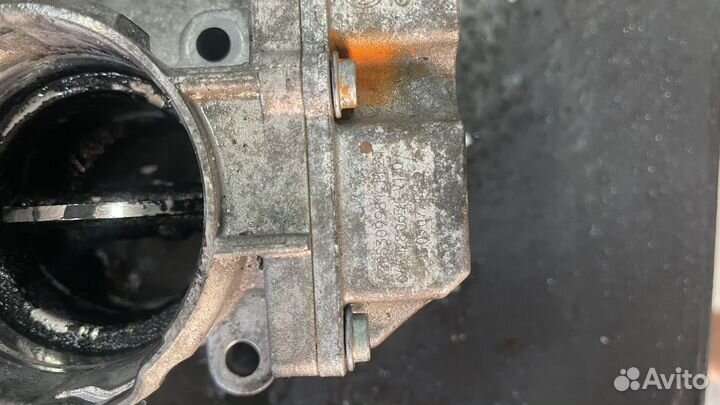 Дроссельная заслонка 045128063G