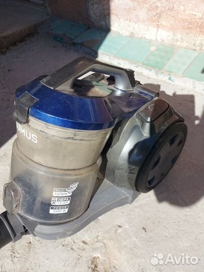 Пылесос б/у lumus KC2036BL