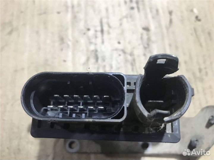 Реле накала свечей BMW X3 E83 (12 21 7 801 200)