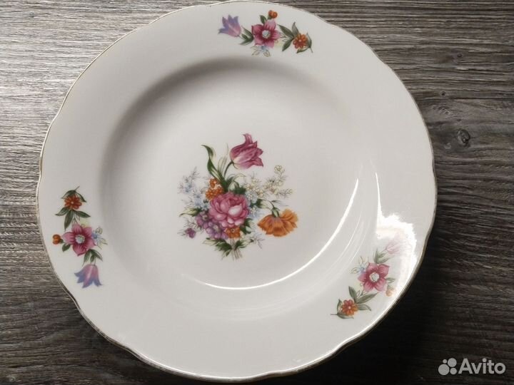 Фарфоровые тарелки Tono China