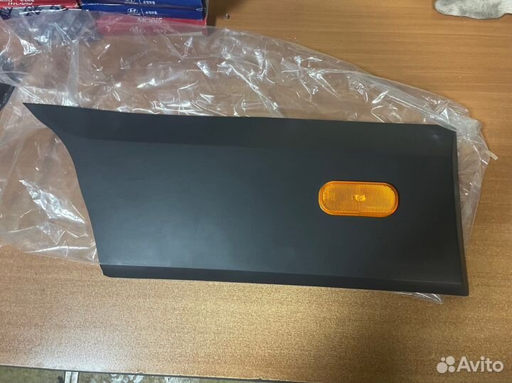 Молдинг кузова задний Ford Transit с 2014