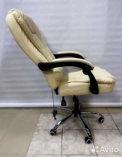 Офисное кресло