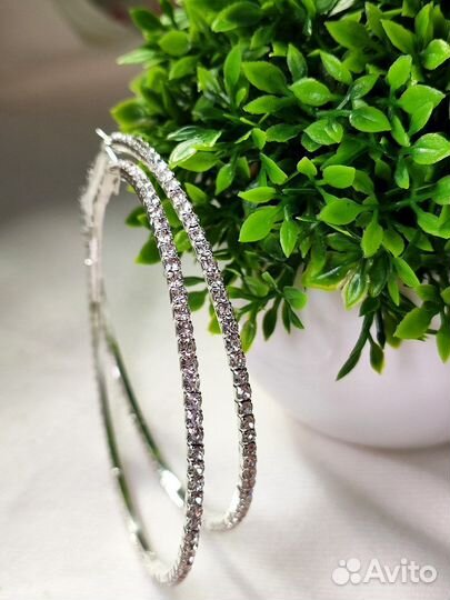 Новые серьги кольца со стразами