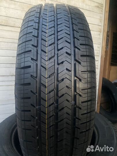 Michelin Agilis 215/60 R17C 104H