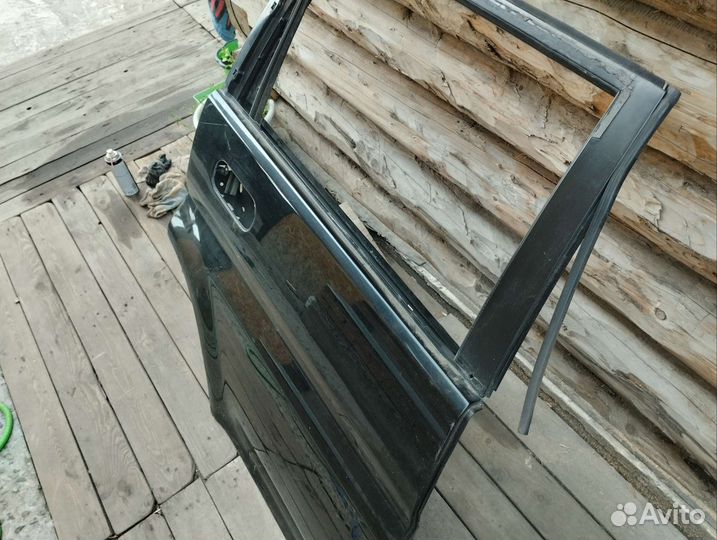 Задняя дверь, honda h-rv чëрного цвета