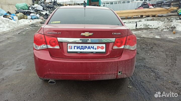 Ограничитель двери передний Chevrolet Cruze 951038