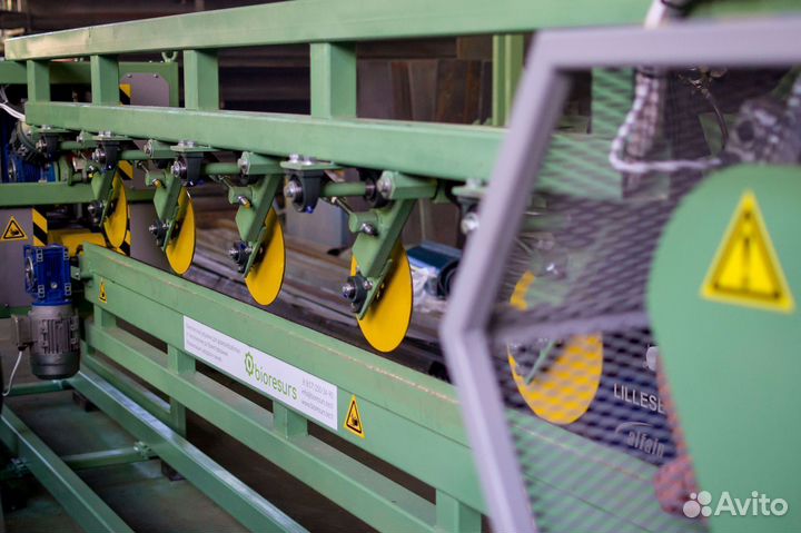 Станок трехпильный горбыльно - перерабатывающий