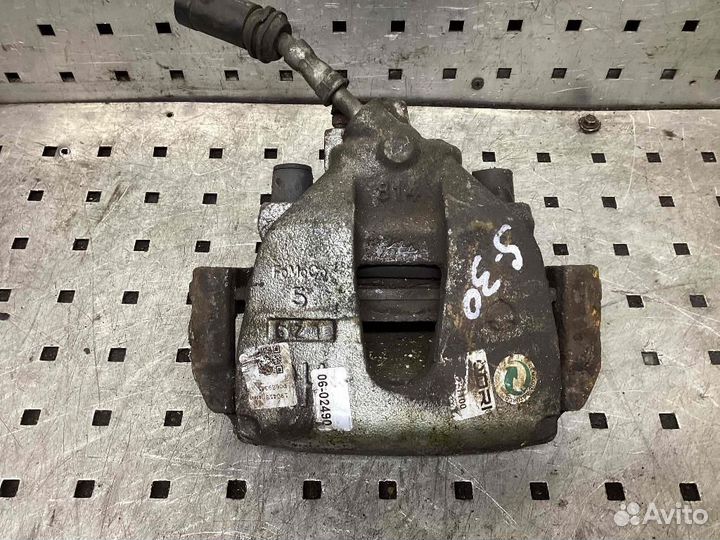 Суппорт передний правый Ford C-MAX