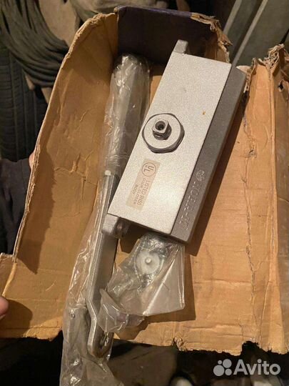 Доводчики дверей