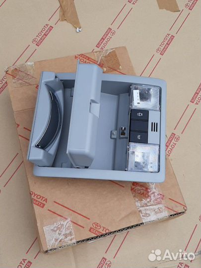 Toyota Lexus плафон салона