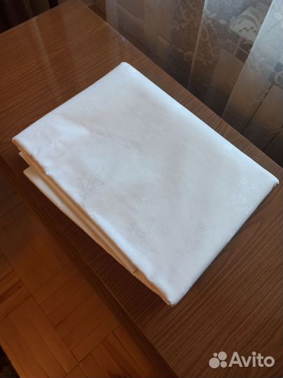 Ткань белая с выработкой