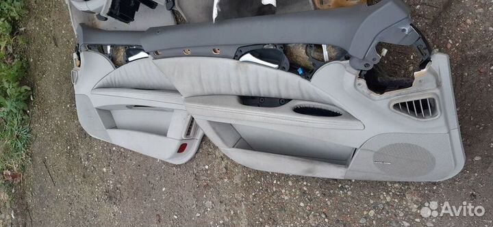 Салон Mercedes W211