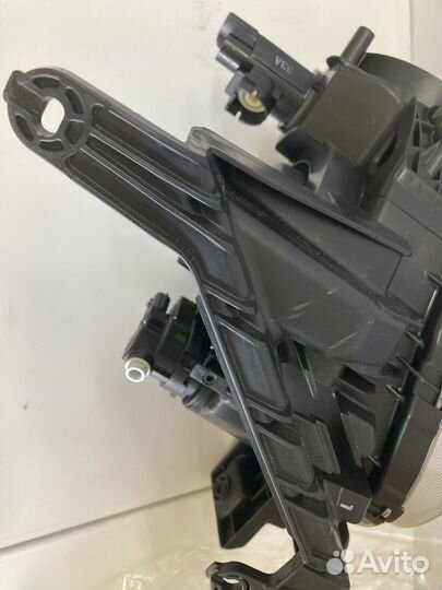 Фара передняя левая Juke 260601KA0A