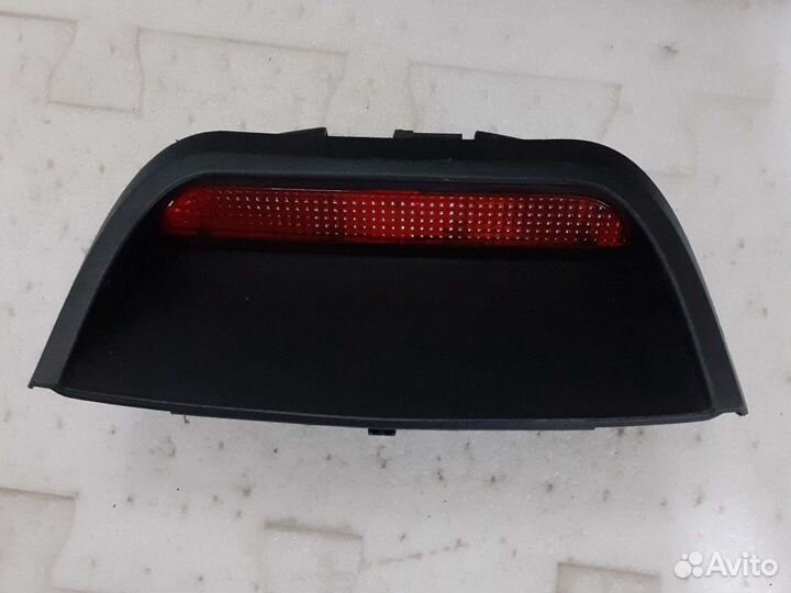 Стоп сигнал Renault Logan 2