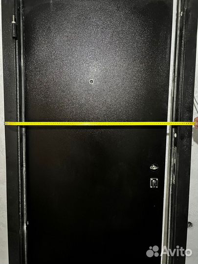 Дверь входная металлическая от застройщика