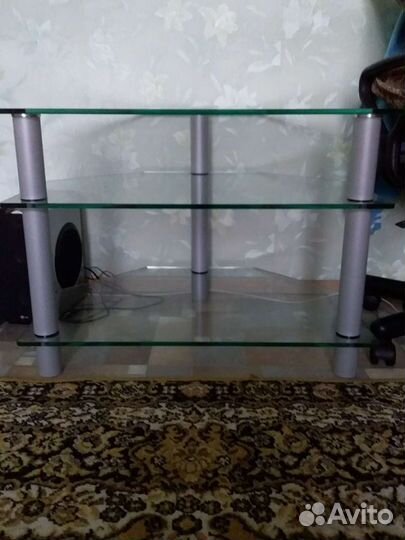 Стеклянная тумба под телевизор