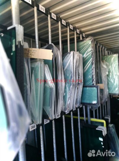 Case 580 Стекло кузовное нижнее правое, левое