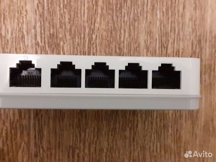 Коммутатор D - link DGS-1005D