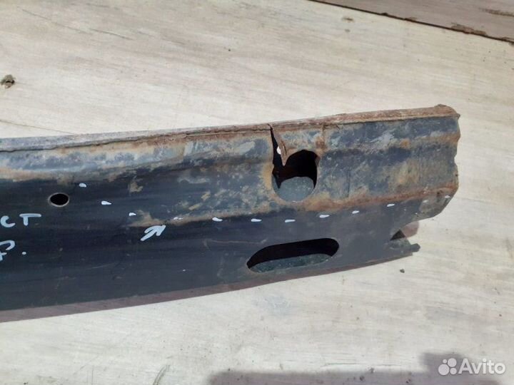 Усилитель заднего бампера Toyota