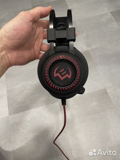 Игровые наушники Sven AP-U840MV LED-подсветка