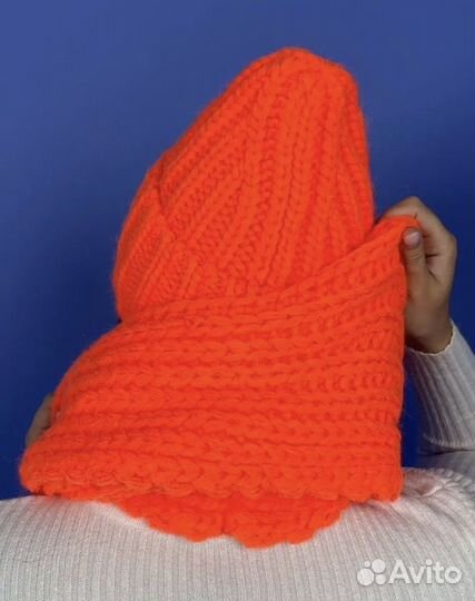 Комплект шапка и снуд новый