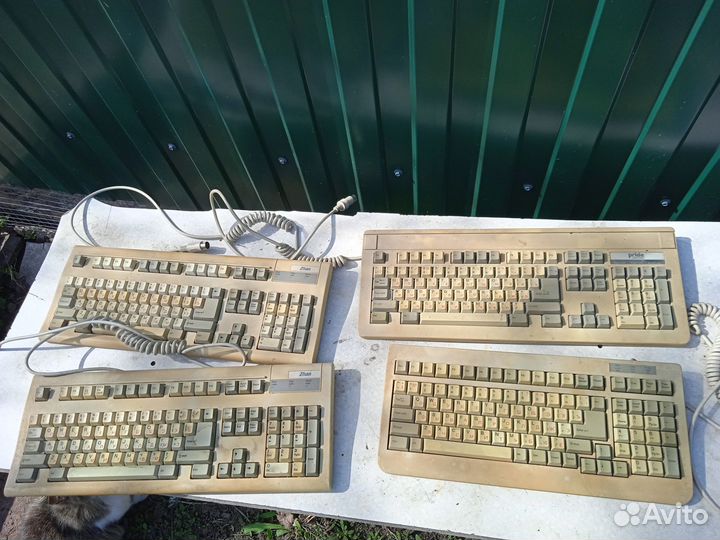 Клавиатуры AT старые 4шт