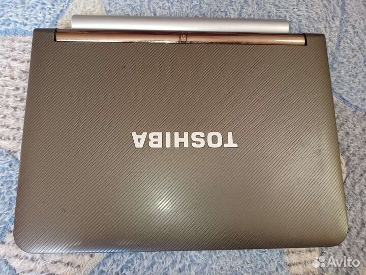 Ноутбук Toshiba NB200