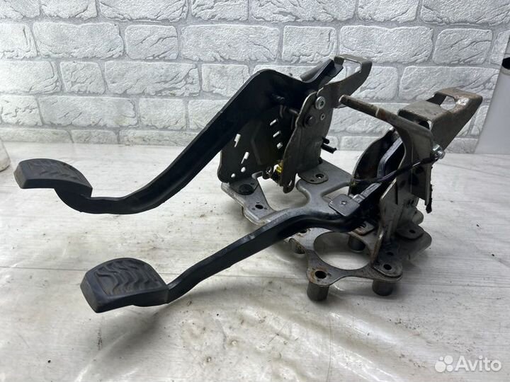 Педальный узел Ford Transit 8