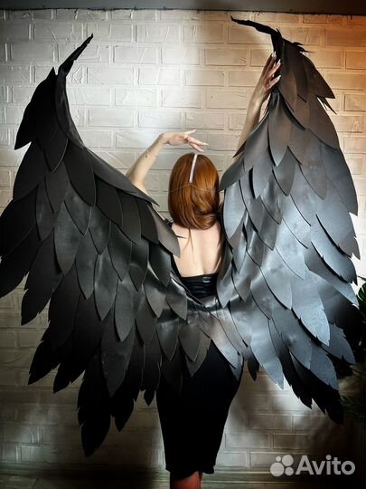 Крылья черные