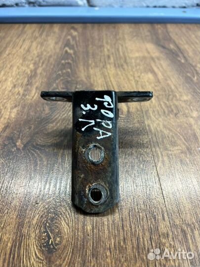 Петля двери задняя левая Chery Fora А21 2 2008
