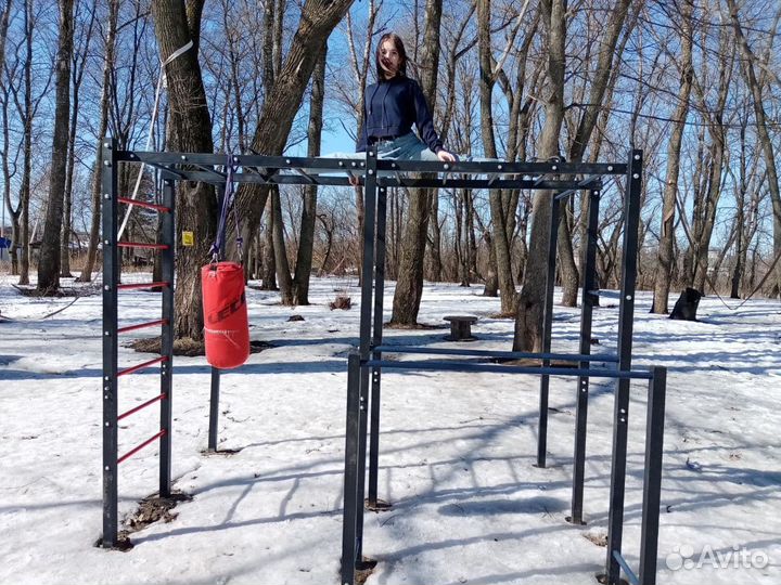 Уличный спортивный комплекс для детей и взрослых