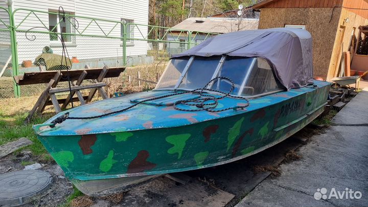 Продам лодку с мотором